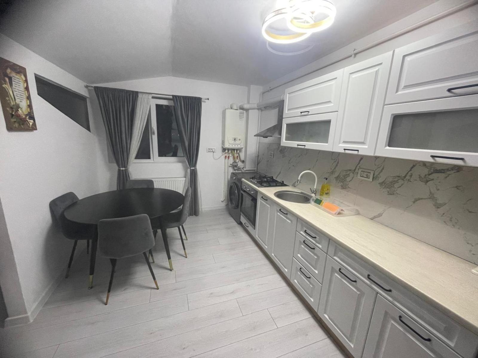 Apartament 2 Camere Tirgu Jiu Târgu Jiu Exteriör bild